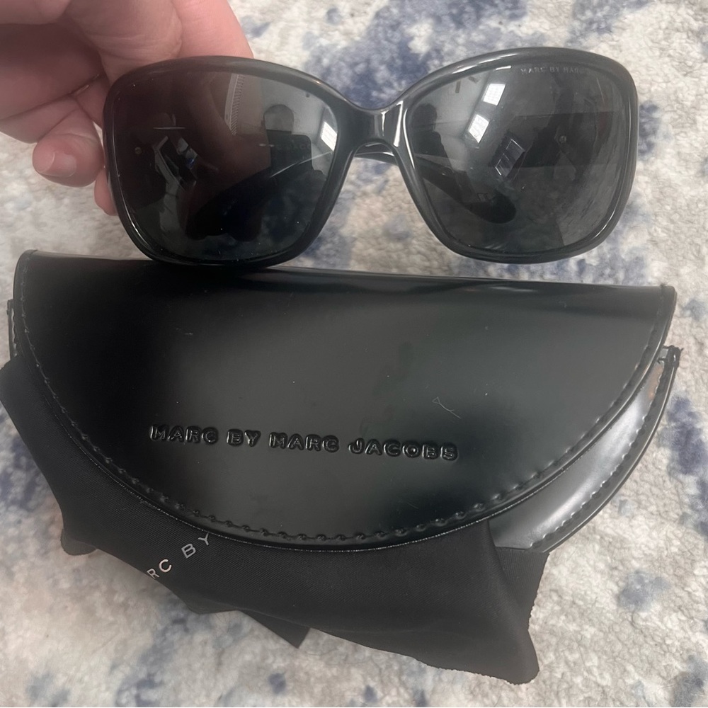 NWOT polarized Marc Jacobs Glossy Black Sunglasses